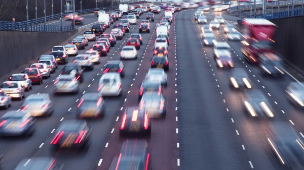 ГИБДД начала выдавать водительские права нового образца