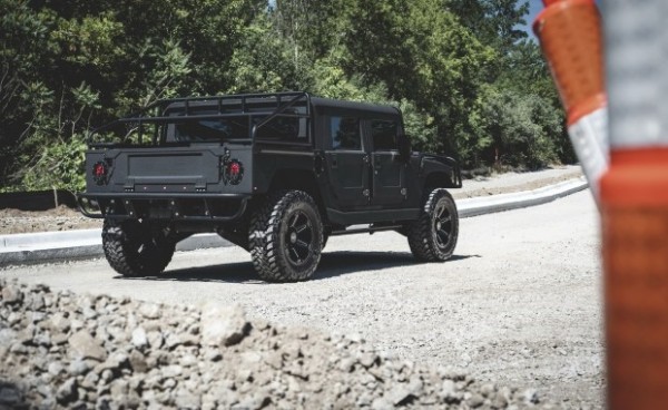 Ребята из Детройта построили динамичный Hummer H1