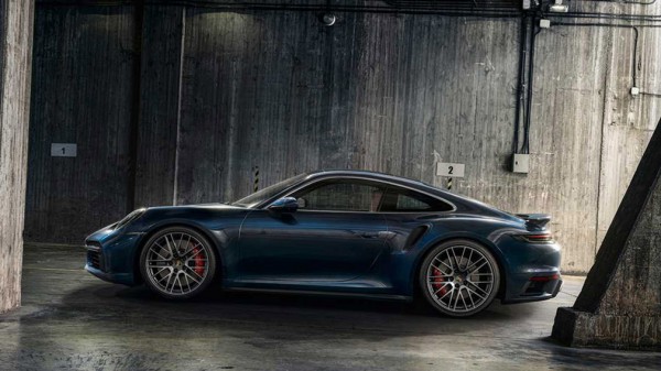 Стали известны российские цены на новый Porsche 911 Turbo