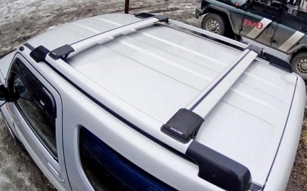 Багажник на крышу автомобиля