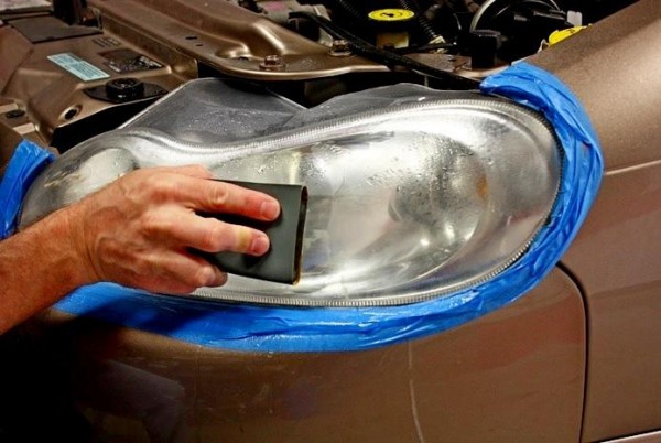 Для чего нужны пасты для полировки фар