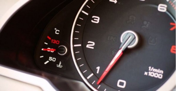 Двигатель дергается на холостом ходу: основные причины