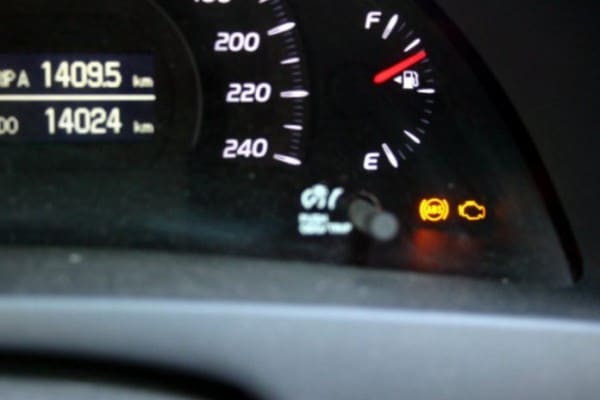 Двигатель троит и моргает &laquo;чек&raquo;: возможные причины неисправности