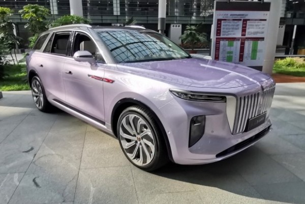Hongqi E-HS9: стиль Rolls-Royce
