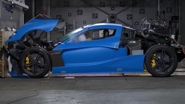 Как разбиваются в ДТП крутые суперкары - видео