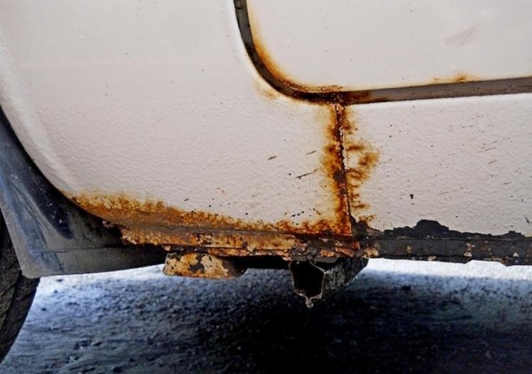 Как убрать ржавчину с кузова автомобиля своими руками