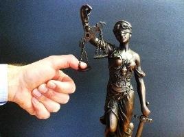 Какой предусмотрен штраф за езду по обочине