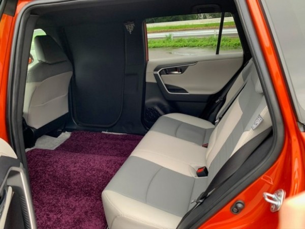 Поиздевались над RAV4