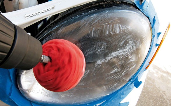 Полировка фар автомобиля зубной пастой &ndash; стоит или нет?