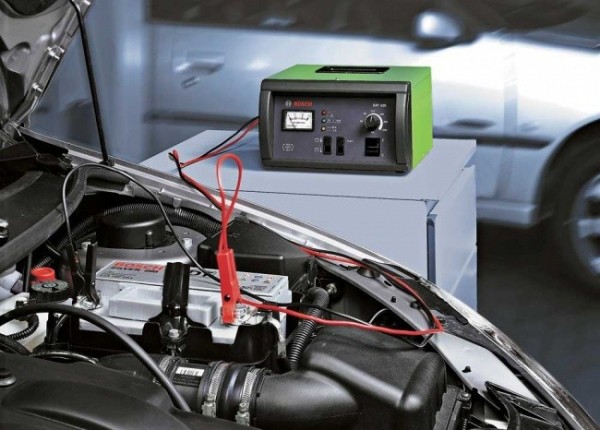 При запуске двигателя падает напряжение: причины и диагностика