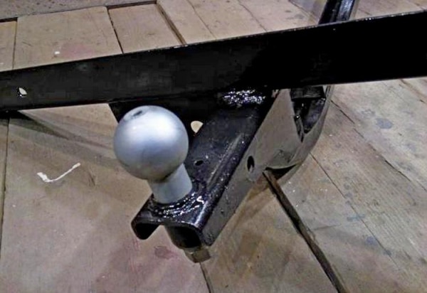 Прицепное устройство (фаркоп) для автомобиля