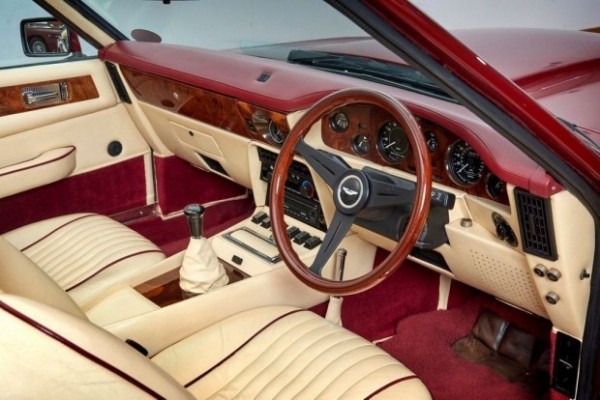 Раритетный Aston Martin Дэвида Бекхэма сменит владельца