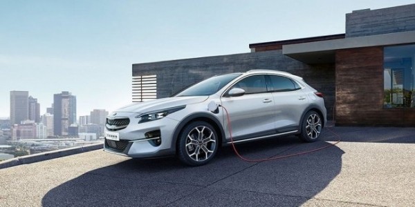 Все KIA Ceed &laquo;мягко&raquo; электрифицировались