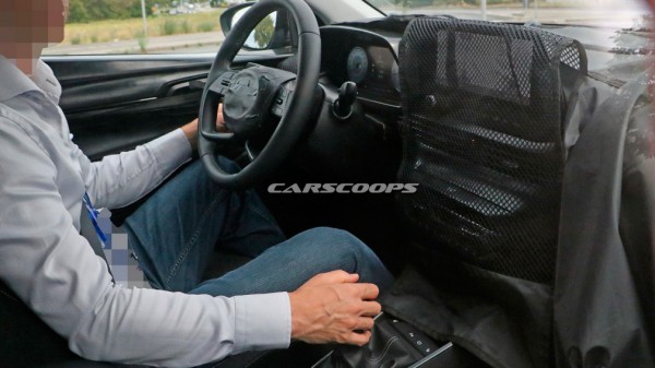 Новый городской кроссовер Hyundai на базе i20 впервые вышел на тесты