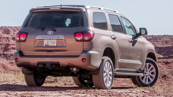 В Сети появились изображения новой Toyota Sequoia