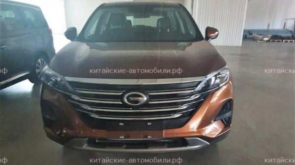 В России появился новый кроссовер GAC GS5