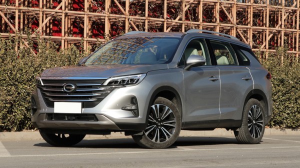 Появились данные о комплектациях нового GAC GS5 для России