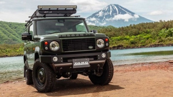 Старый и надежный Defender от Suzuki