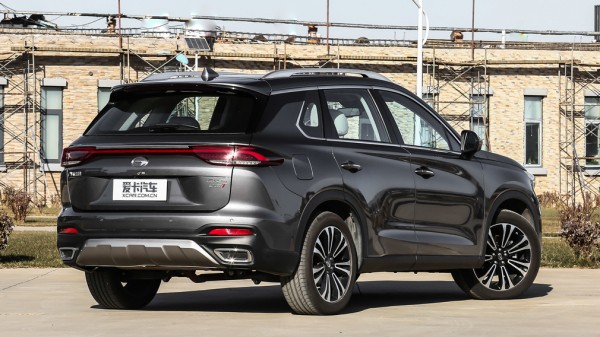 В России появился новый кроссовер GAC GS5