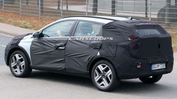 Новый городской кроссовер Hyundai на базе i20 впервые вышел на тесты