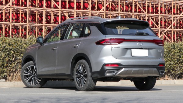 Появились данные о комплектациях нового GAC GS5 для России