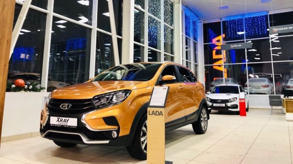 Продажи легковых автомобилей в РФ выросли в июле на 6,8%