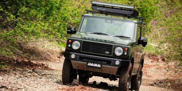 Старый и надежный Defender от Suzuki