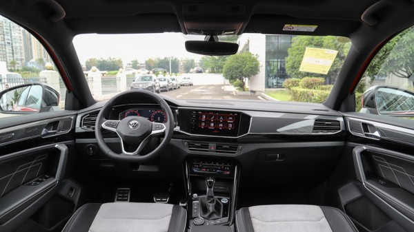 Купе-кроссовер Volkswagen Tayron X стал лидером авторынка