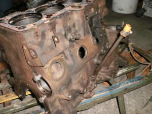 Как самому покрасить двигатель автомобиля