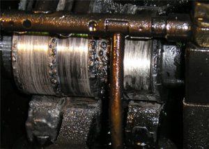 Присадки для двигателя: стоит ли их заливать в мотор