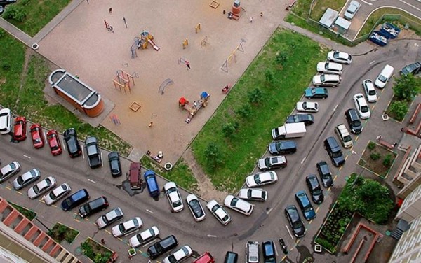 Штраф за парковку автомобиля на тротуаре