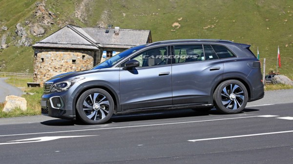 Volkswagen вывел на тесты новый электрический внедорожник ID.6