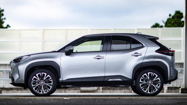 Новый кроссовер Toyota Yaris Cross начали продавать в Японии