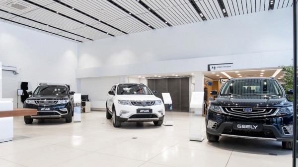 Более дешёвые версии Geely Atlas получили мультимедиа с сервисами &laquo;Яндекс&raquo;