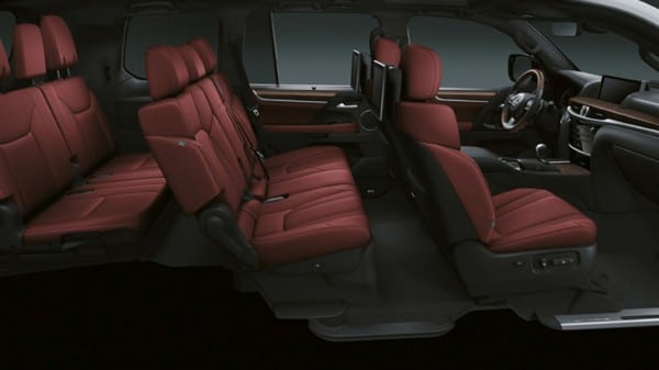 Внедорожник Lexus LX получил две спецверсии в РФ