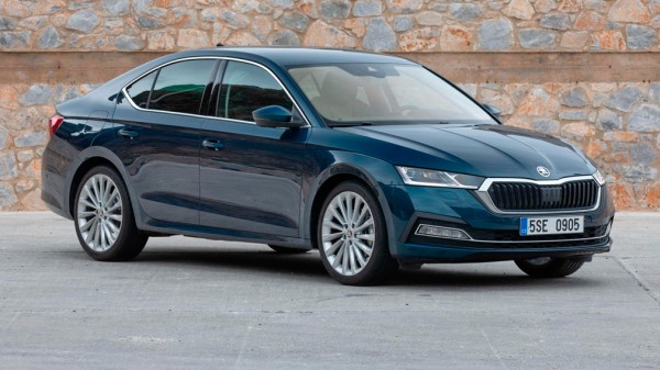 Названа стоимость новой модели Skoda Octavia для России
