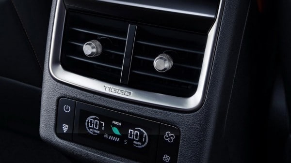 Опубликованы снимки салона кроссовера Chery Tiggo 8