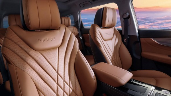 Опубликованы снимки салона кроссовера Chery Tiggo 8