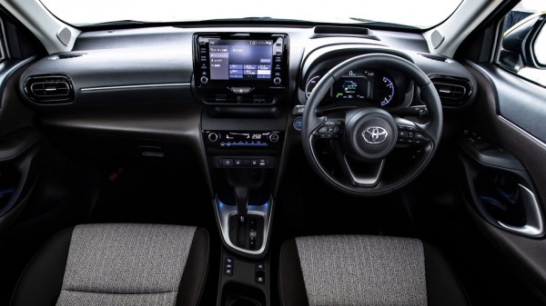 Новый кроссовер Toyota Yaris Cross начали продавать в Японии