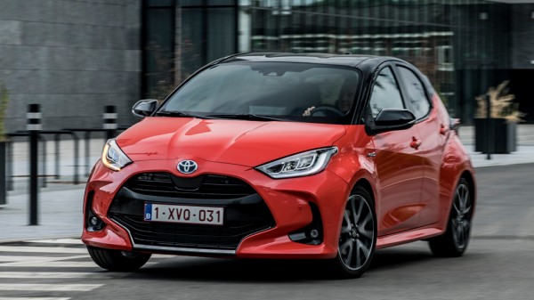 Хэтчбек Toyota Yaris нового поколения запатентовали в России