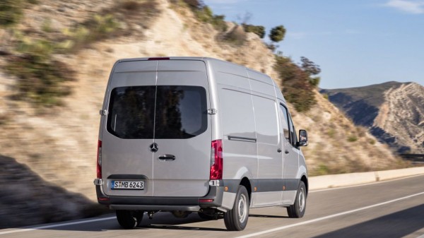 Mercedes-Benz отзывает в России 352 автомобиля