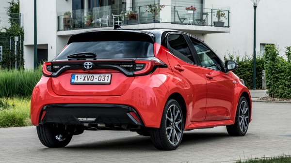 Хэтчбек Toyota Yaris нового поколения запатентовали в России