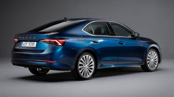 Названа стоимость новой модели Skoda Octavia для России