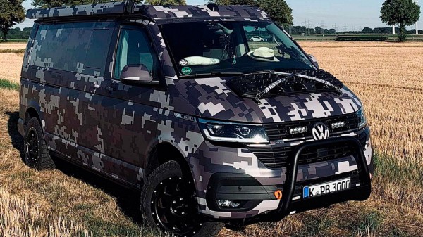 Минивэн Volkswagen T6 доработали для серьезного бездорожья