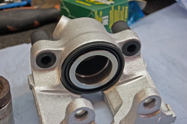 Клин, перегрев, коррозия: всё, что нужно знать об обслуживании тормозного суппорта