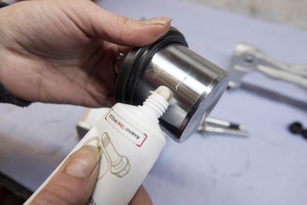 Клин, перегрев, коррозия: всё, что нужно знать об обслуживании тормозного суппорта