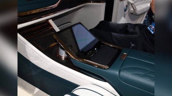 &laquo;Не все то золото, что блестит&raquo;: кросс-лимузин Hongqi HS7+