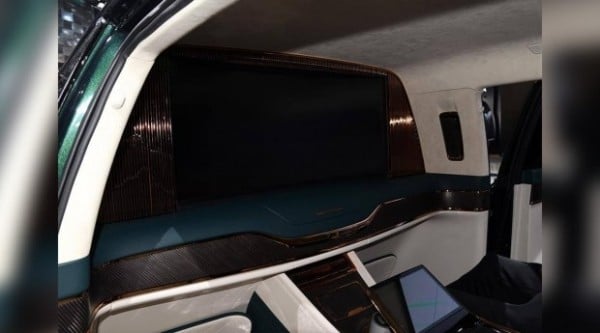 &laquo;Не все то золото, что блестит&raquo;: кросс-лимузин Hongqi HS7+