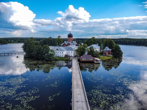 По дороге мануфактур и ремесел: путешествие на Hyundai Santa Fe