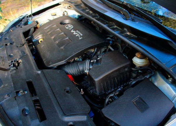 После запуска двигатель сразу глохнет: почему так происходит